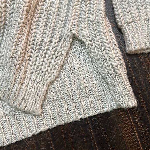 Illa Illa Off the Shoulder Sweater - Picture 4 of 4